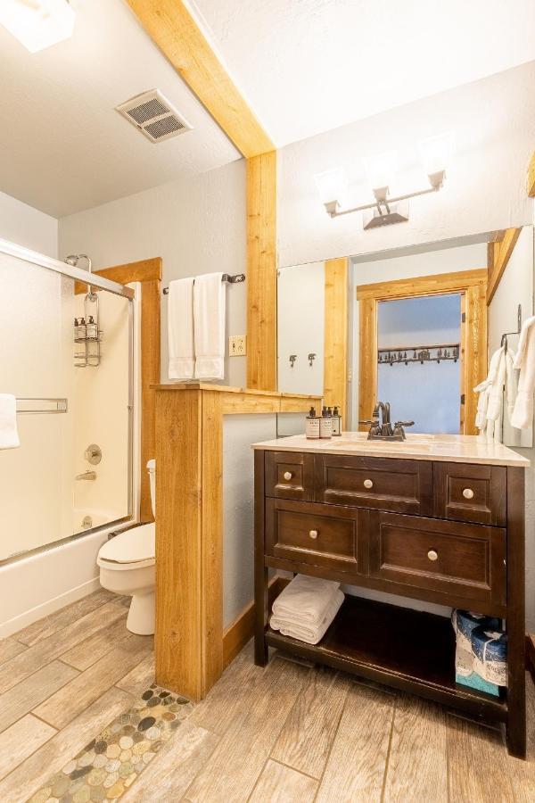 Hotel Style Room In The Timber Creek Lodge Condo Truckee Buitenkant foto